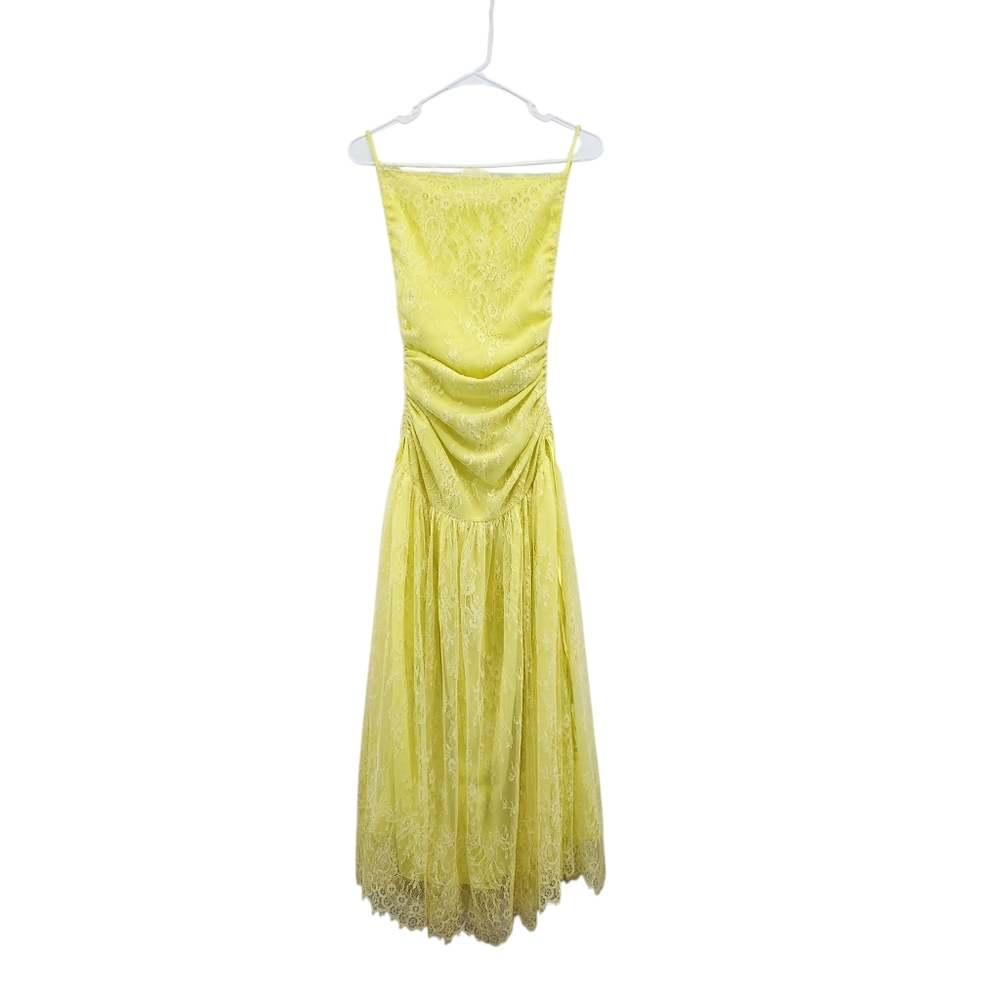 Arrange Women's Yellow Lace Ruched Dropped Waist Midi Dress - 6